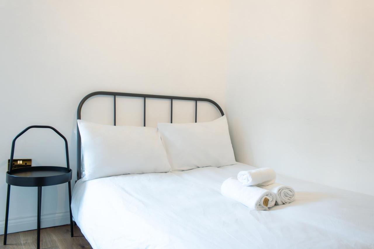 Nice 4 Bedroom Apartment Near City Centre 2-Min Walk To Metro !! Business & Family Friendly!! Londýn Exteriér fotografie