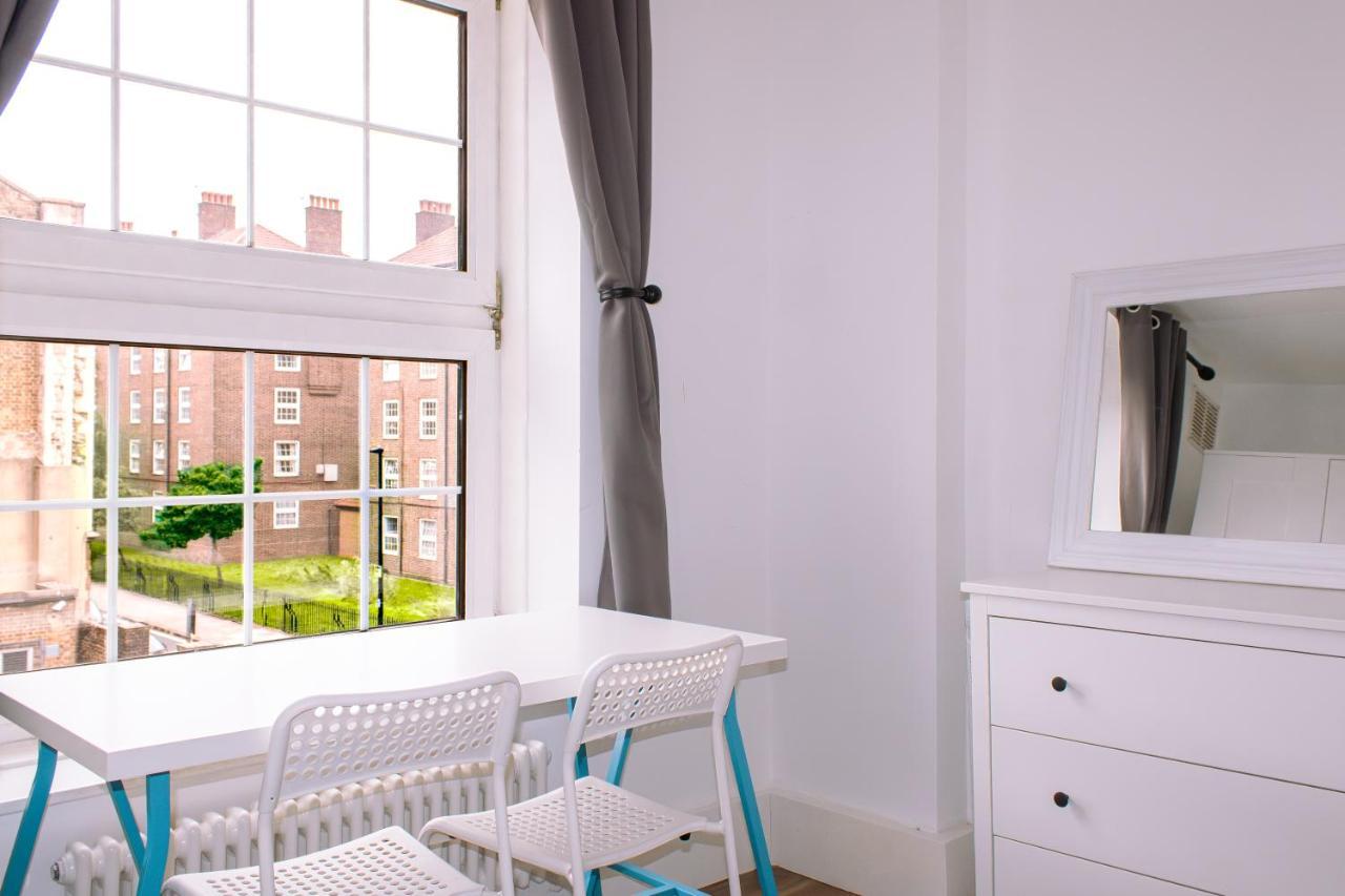 Nice 4 Bedroom Apartment Near City Centre 2-Min Walk To Metro !! Business & Family Friendly!! Londýn Exteriér fotografie