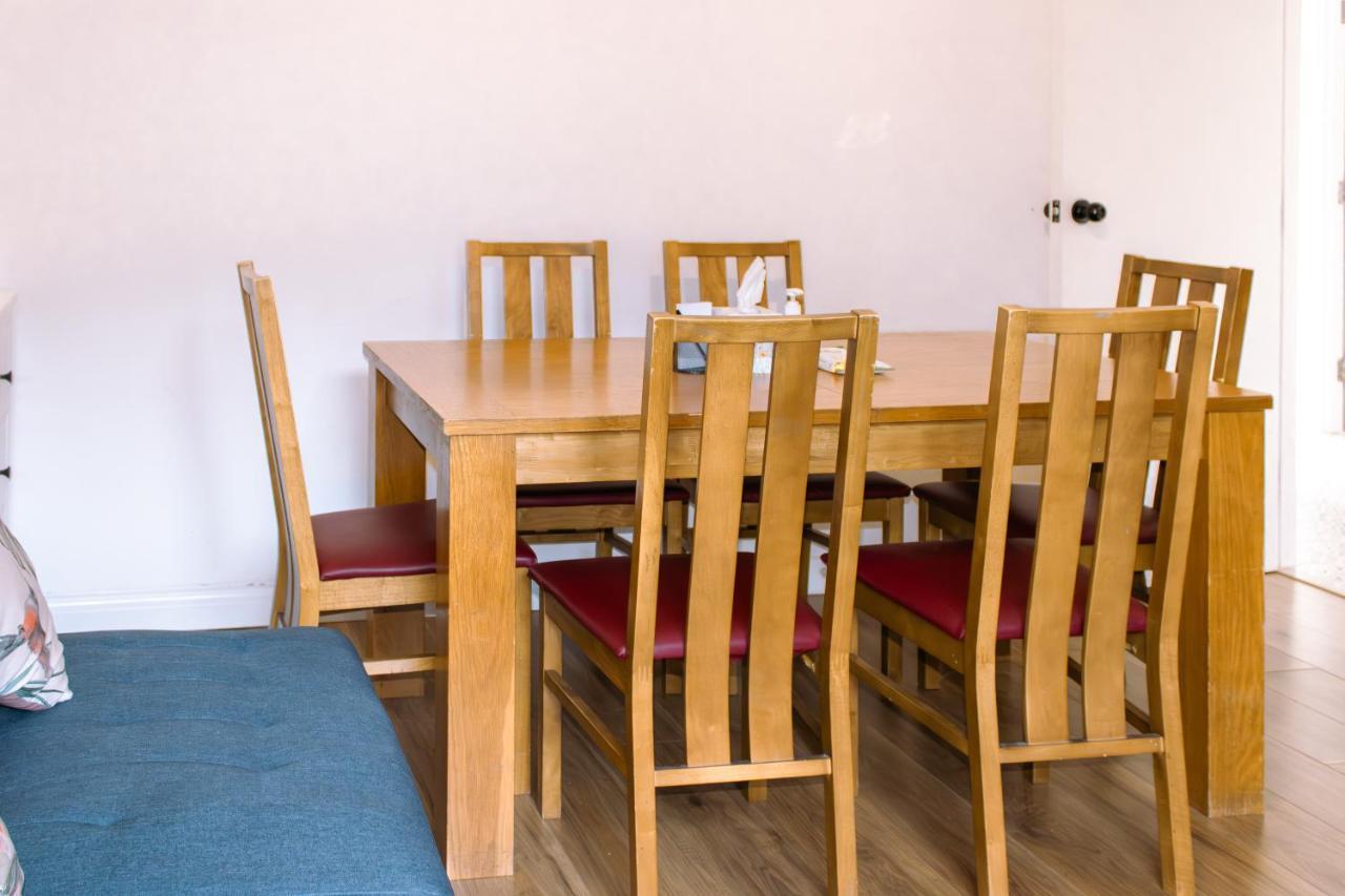 Nice 4 Bedroom Apartment Near City Centre 2-Min Walk To Metro !! Business & Family Friendly!! Londýn Exteriér fotografie