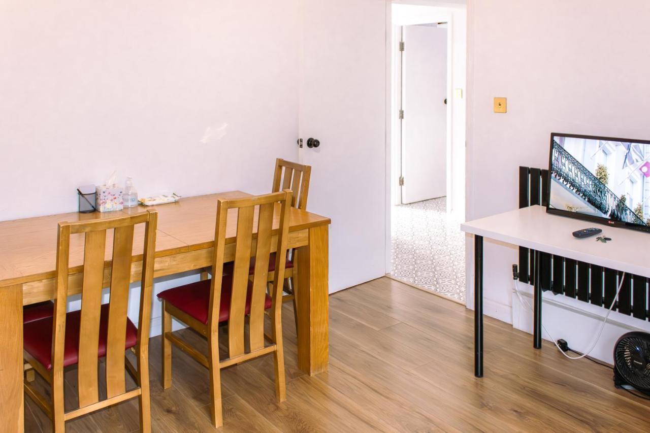 Nice 4 Bedroom Apartment Near City Centre 2-Min Walk To Metro !! Business & Family Friendly!! Londýn Exteriér fotografie