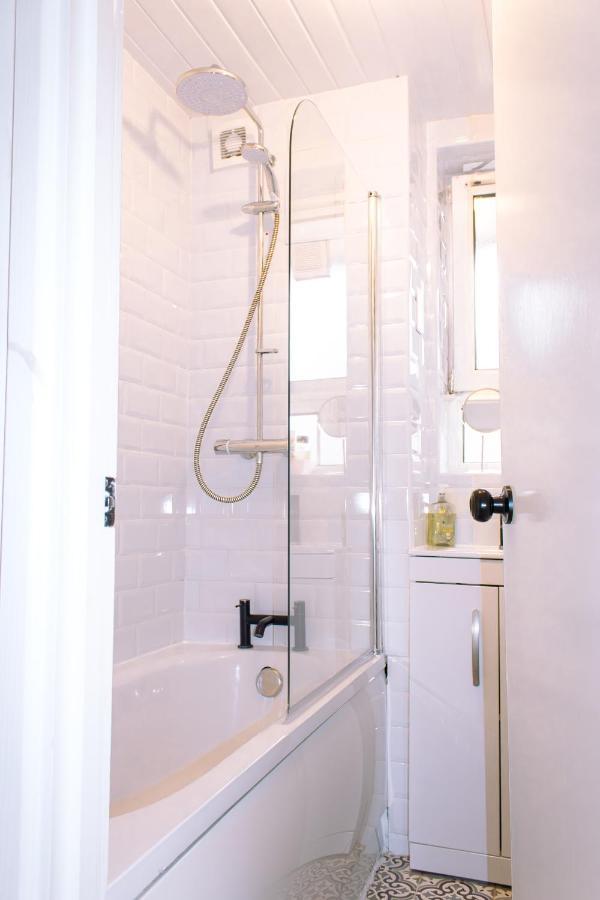 Nice 4 Bedroom Apartment Near City Centre 2-Min Walk To Metro !! Business & Family Friendly!! Londýn Exteriér fotografie